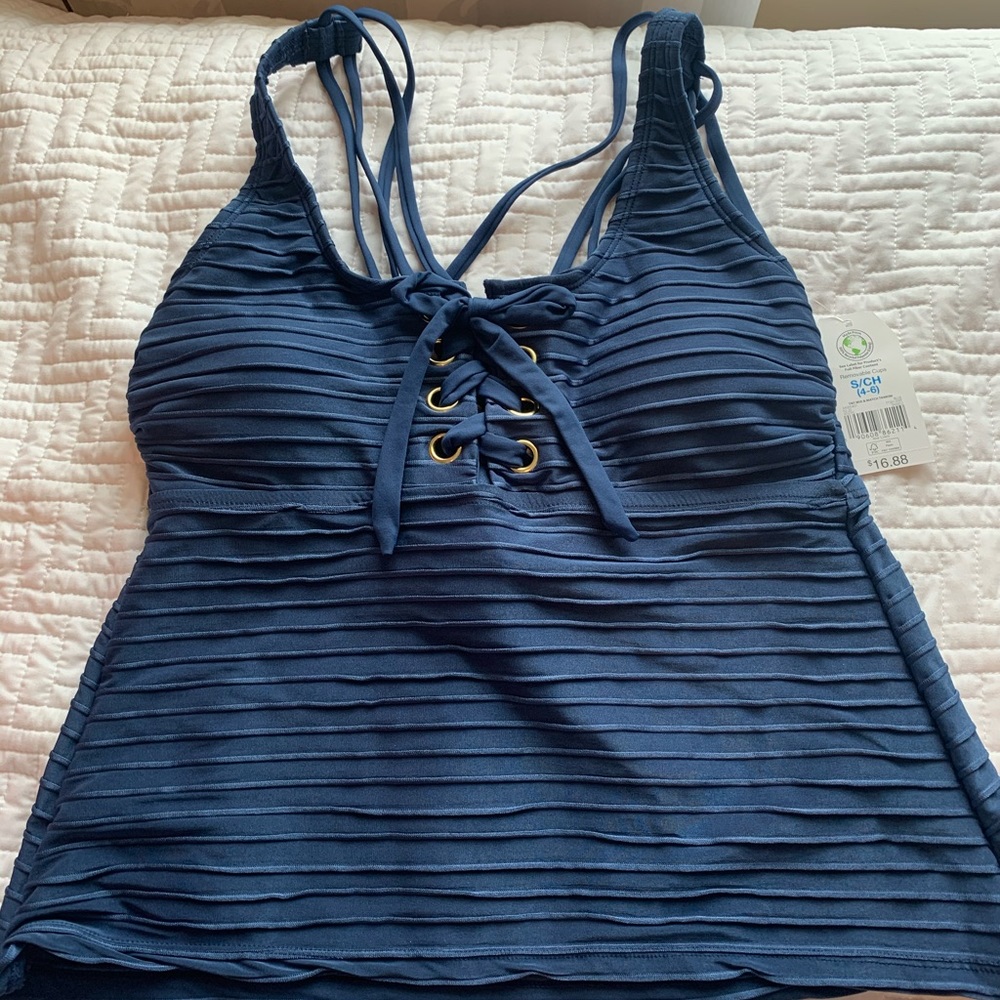 🌸3/$10 - NWT Small Navy Tankini Top